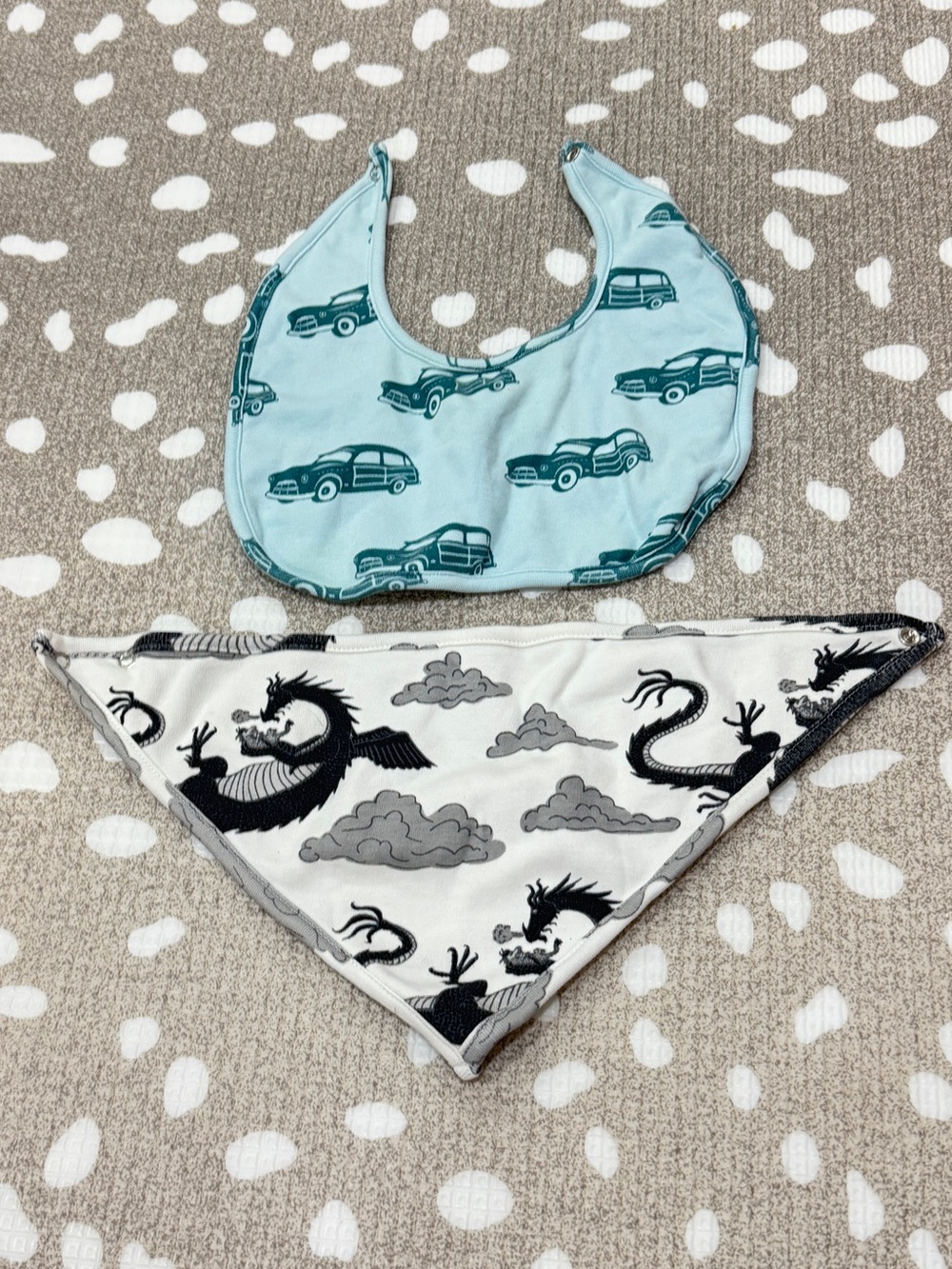 Bundle Kate Quinn bibs cotton baby boy dragons bandana turquoise cars